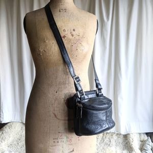 ❤️ 90s crossbody